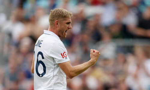 England&rsquo;s Stone dashes home from Pakistan for wedding