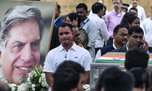 Mumbai mourns Indian industrialist Ratan Tata