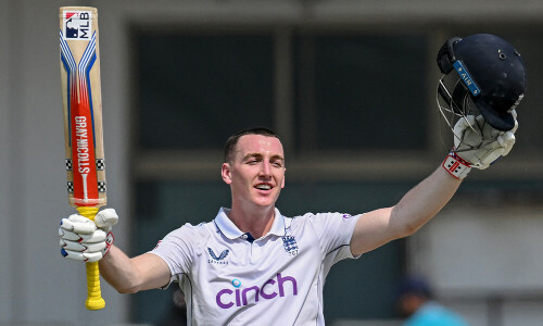 England in sight of victory after Brook&rsquo;s triple hundred