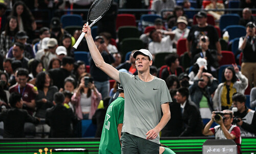 Sinner reaches Shanghai final, will end year number one