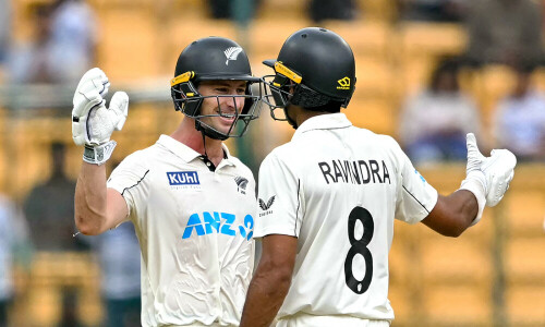 New Zealand end 36-year wait by crushing India in first Test