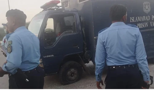 Four cops injured as convoy of prison vans attacked near Sangjiani: police