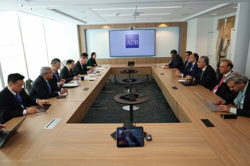 Aurangzeb optimistic about swift finalisation of ADB&rsquo;s Country Partnership Framework