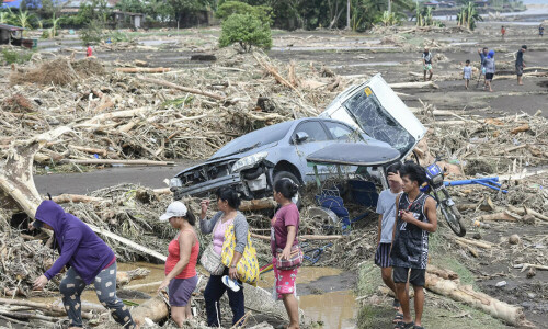 Death toll in Philippine storm rises to 100