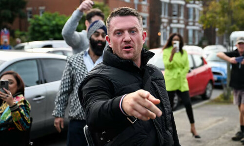 UK anti-Islam activist &lsquo;Tommy Robinson&rsquo; jailed for breaching injunction