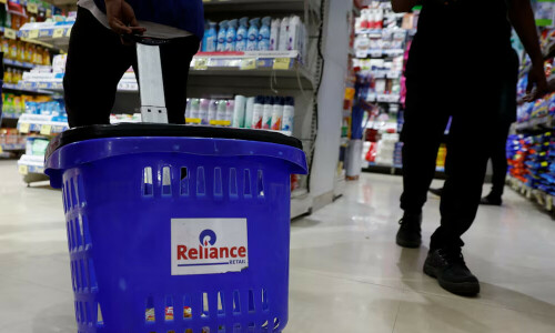 Billionaire Ambani&rsquo;s Reliance plays catch-up to ride India quick commerce wave