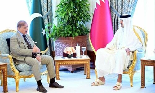 وزیراعظم کی امیر قطر سے تجارت و سرمایہ کاری پر تبادلہ خیال