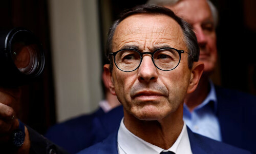 Massive shootout in France wounds five: minister