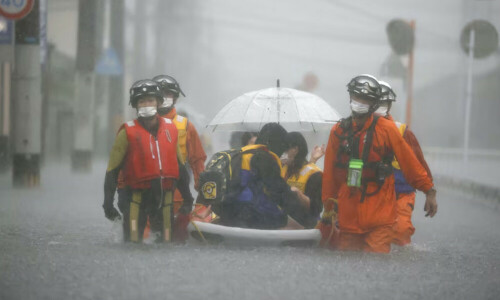 Japan urges 200,000 people to evacuate due to heavy rain