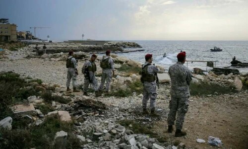 Israel commandos seize &lsquo;Hezbollah operative&rsquo; in Lebanon raid