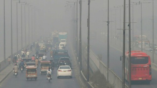 India hands out fines to owners of polluting vehicles, building sites