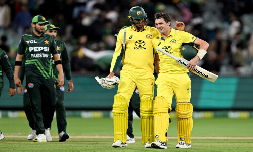 Cummins to the rescue as Australia grind past Pakistan in opening ODI