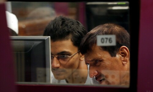 KSE-100 closes above 92,000 for first time as buying momentum persists