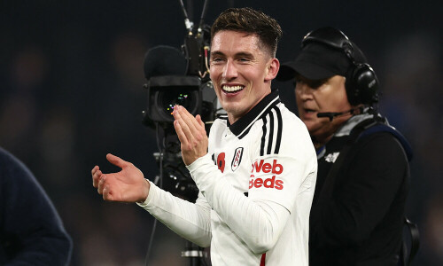 Fulham strike twice in stoppage time to beat Brentford