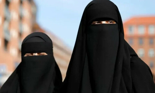 Swiss &lsquo;burqa ban&rsquo; to take effect from 2025