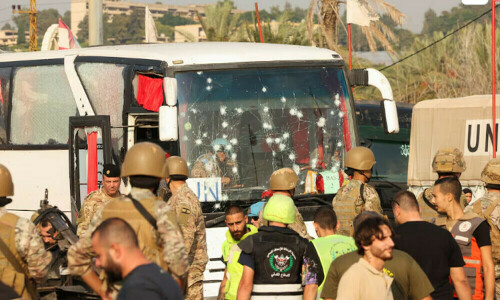 لبنان کے شہر سیدون میں اسرائیلی حملے میں 3 شہری جاں بحق