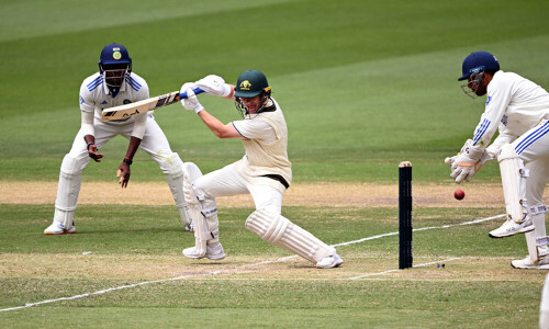 Marcus Harris thrusts himself into pole position in Australia &lsquo;bat-off&rsquo;