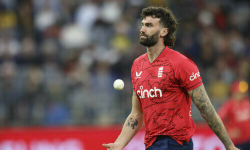 England&rsquo;s Topley fined for smashing chair after injury frustration