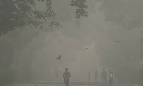 India&rsquo;s toxic smog cuts off visibility in several areas