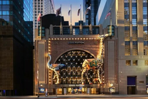 Louis Vuitton opens bold pop-up store on NYC’s Fifth Avenue Louis Vuitton opens bold pop-up store on NYC’s Fifth Avenue
