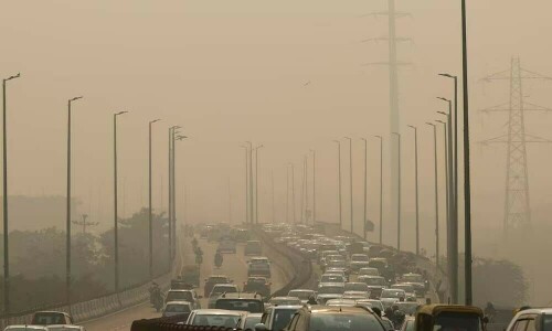 Shrouded in smog, Delhi pollution reading is the highest this year