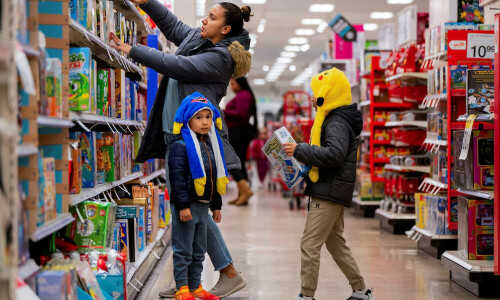 Uncertainty clouds holiday shopping season after mixed forecasts from Walmart, Target