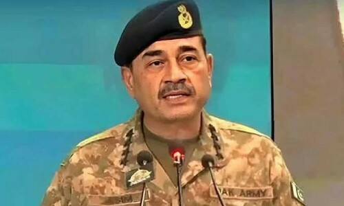 دورہ پشاور: آرمی چیف کا دہشت گرد نیٹ ورک کے خاتمے کا عزم