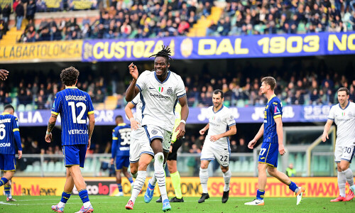 Inter smash Verona to take Serie A lead