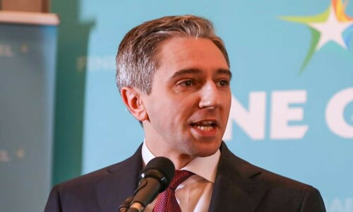 Irish PM&rsquo;s party sees poll lead narrow ahead of election