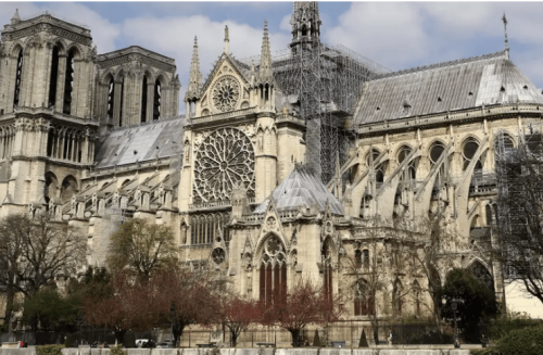 Notre Dame inspired Americans&rsquo; love and help after fire