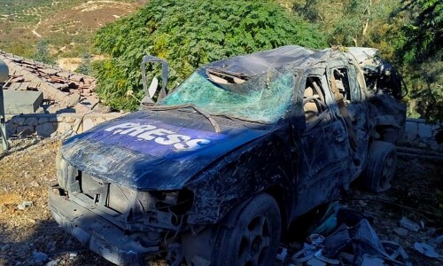 Lebanon state media says Israeli fire wounds 2 journalists in south