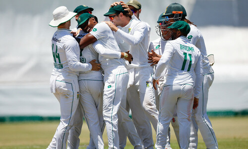 South Africa feeding off confidence as they post fourth straight Test win