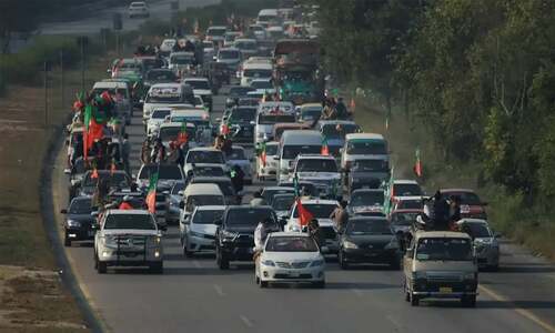 Hundreds of PTI workers held: Gandapur, Bushra led convoy heading towards capital