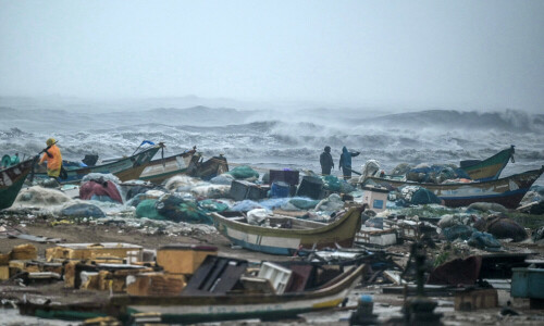 Three killed as Cyclone Fengal pummels India&rsquo;s south