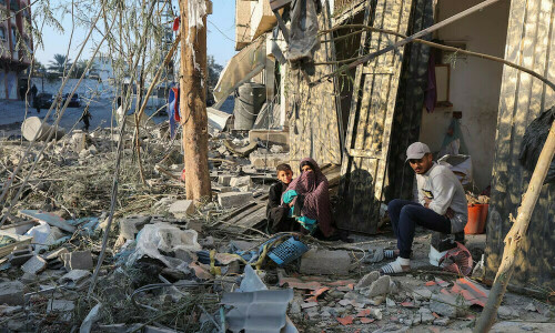 غزہ میں اسرائیلی حملوں میں 15 فلسطینی شہید، قاہرہ میں حماس کے ساتھ نئی بات چیت کا آغاز