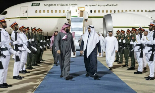 Saudi prince discusses &lsquo;new crises&rsquo; in long-awaited UAE visit