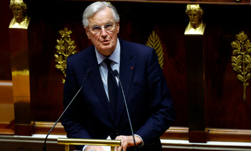 French govt faces collapse after opposition says it will back no-confidence vote