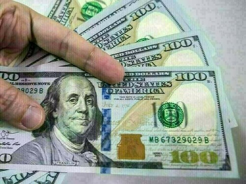 Dollar rides high on flagging euro and yuan Dollar rides high on flagging euro and yuan