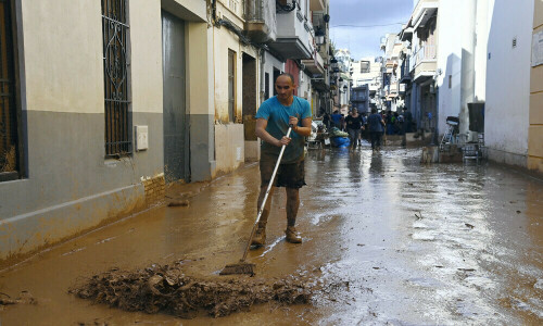 After floods, Spain records warmest November ever After floods, Spain records warmest November ever