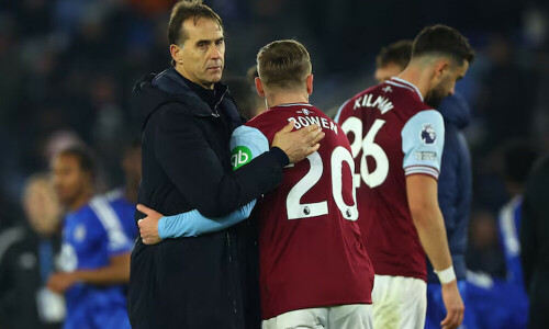 Pressure mounts on West Ham manager Lopetegui after loss at Leicester