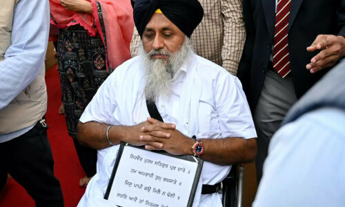 Gunman held after failed attack on Sikh leader in India