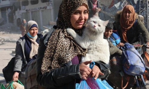 Gaza civil defence: thousands flee Israeli strikes, evacuation calls