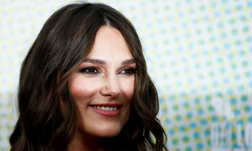 Keira Knightley finds wit and festive tension in spy series ‘Black Doves’ Keira Knightley finds wit and festive tension in spy series ‘Black Doves’