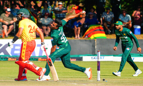 Zimbabwe win consolation T20 against Pakistan with late flourish