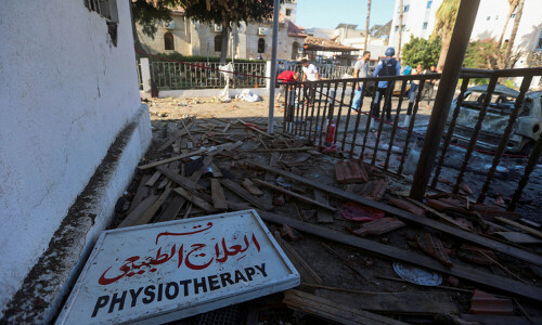 Israeli forces storm into Gaza hospital, expel some staff, displaced people, its director says