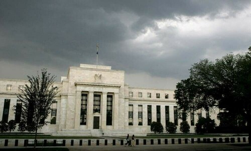 Fed seen poised to cut rates this month, debate 2025 pause