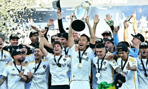 LA Galaxy end MLS Cup drought with 2-1 win over Red Bulls