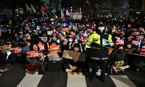 South Korea slaps travel bans on more top officials