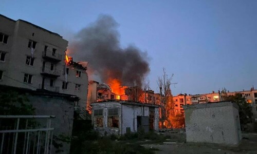 Ukraine hits Russian border regions, sets oil depot ablaze Ukraine hits Russian border regions, sets oil depot ablaze