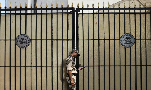 Indian police say probing bomb threat to central bank in Mumbai
